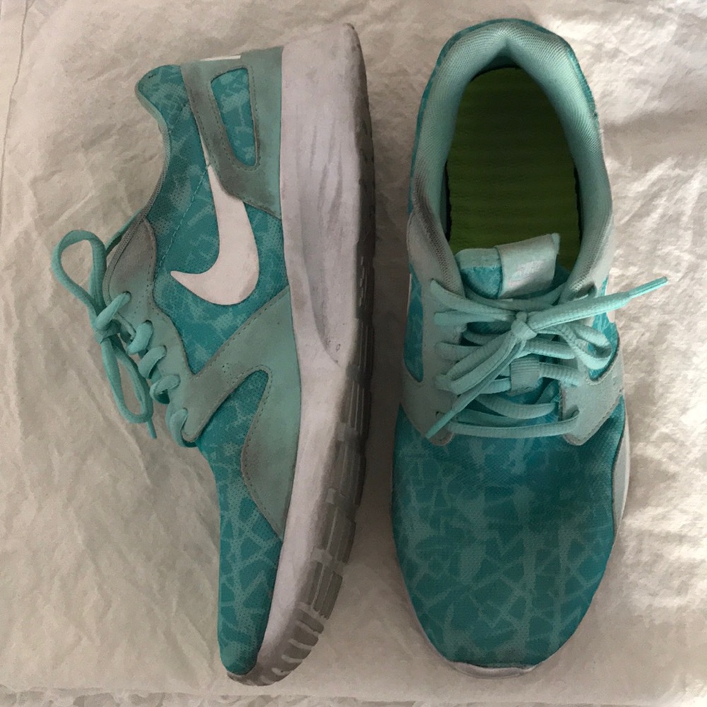Women’s Teal Nike Running Shoes
